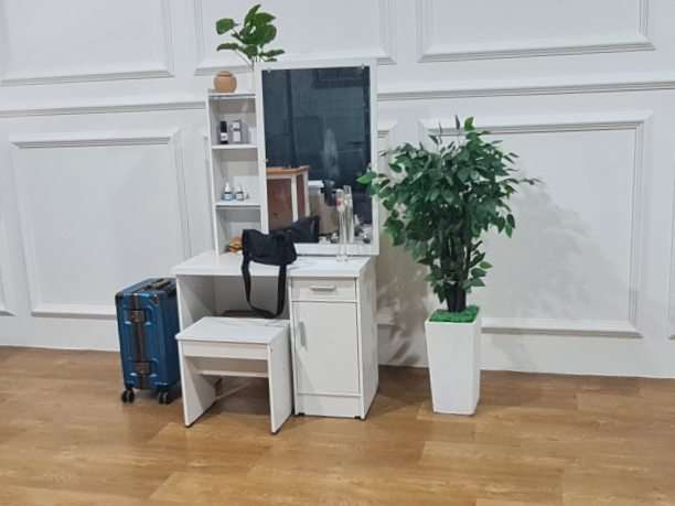Meja Rias Minimalis Hemat Tempat