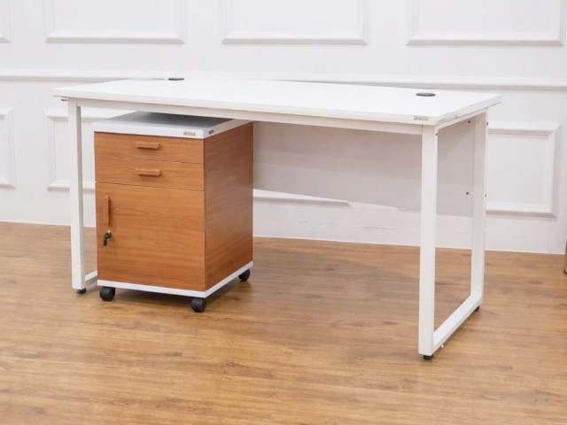 MT 568 PUTIH + NAKAS 217 CHERY