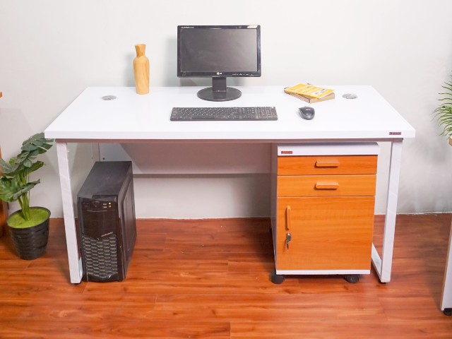 MT 568 PUTIH + NAKAS 217 CHERY